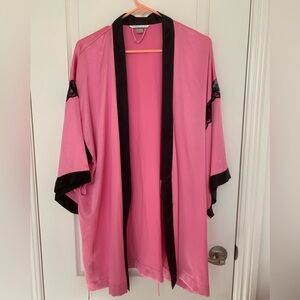 NWOT Victoria's Secret Pink Robe with Black Details